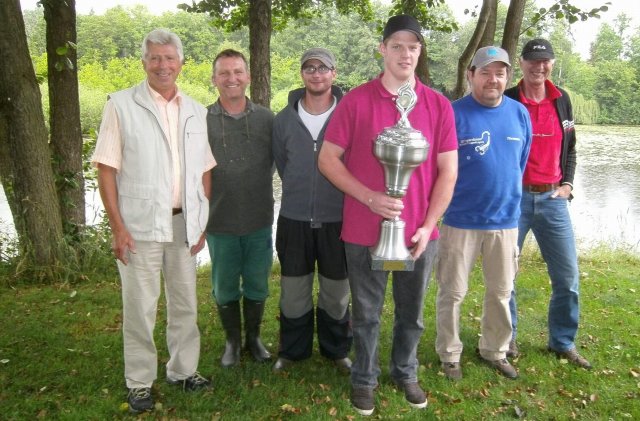 Lukas Kindzorra neuer Fischerkönig Lukas Kindzorra neuer Fischerkönig
