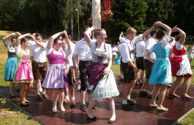 Heiße Kirwatage am Fuße des Rotbühl