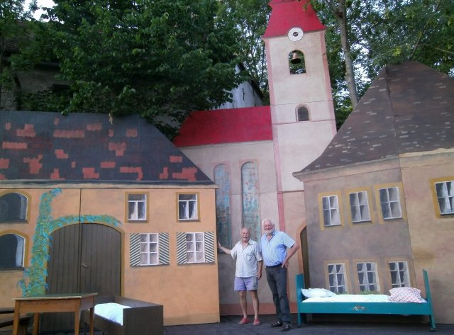 Zweieinhalb Monate an 32 Meter breiten Stückl-Bühne gebaut Zweieinhalb Monate an 32 Meter breiten Stückl-Bühne gebaut