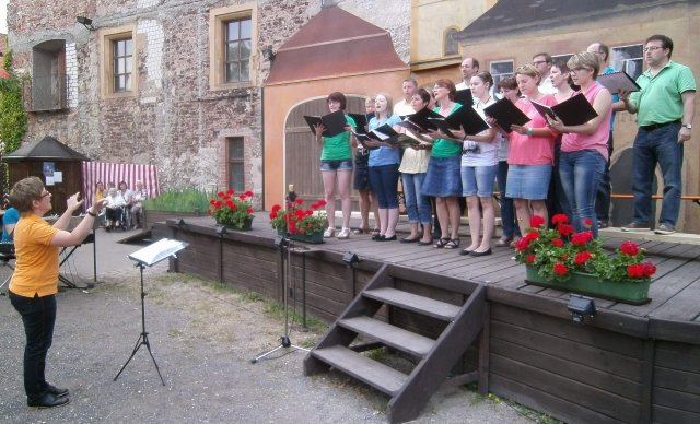 Publikum Freude an der Musik vermittelt Publikum Freude an der Musik vermittelt