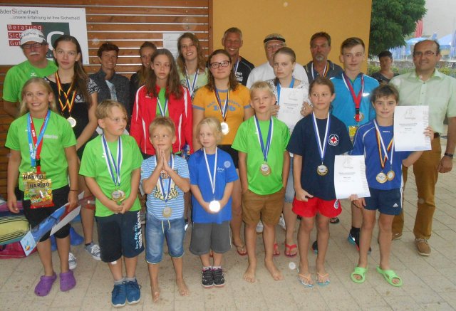 Spannende Wettkämpfe bei den Hirschauer Stadt-Schwimmmeisterschaften Spannende Wettkämpfe bei den Hirschauer Stadt-Schwimmmeisterschaften