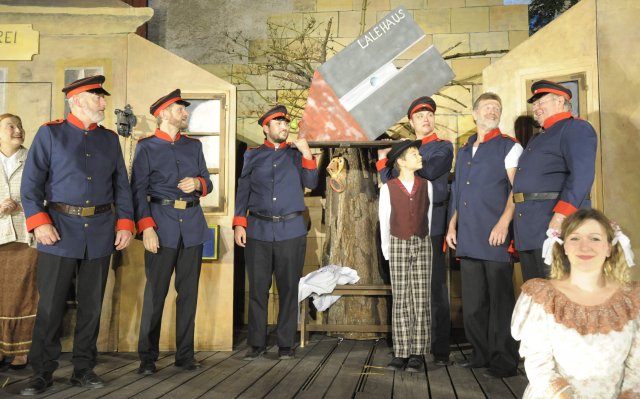 Heldenstammtisch feiert glanzvolle Premiere Heldenstammtisch feiert glanzvolle Premiere