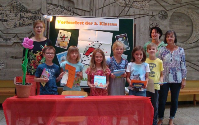 Großes Leseereignis der 2. Klassen an der Grundschule Hirschau Großes Leseereignis der 2. Klassen an der Grundschule Hirschau