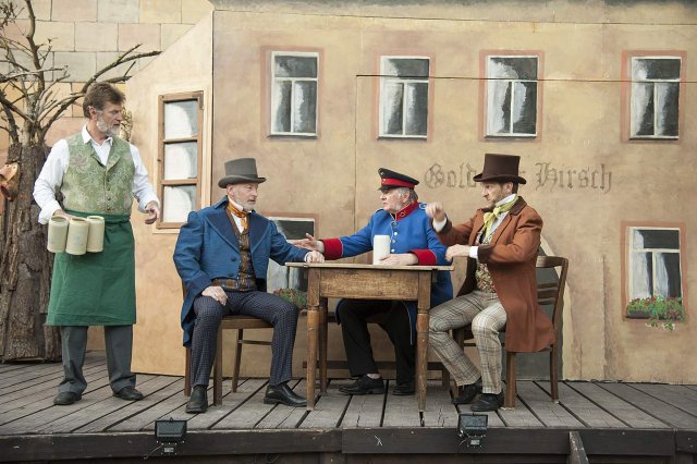 Interessantes und Amüsantes rund um den „Heldenstammtisch“ Interessantes und Amüsantes rund um den „Heldenstammtisch“