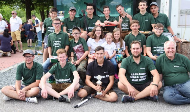 Neuling Dominik Schön neuer Jugend-Fischerkönig Neuling Dominik Schön neuer Jugend-Fischerkönig