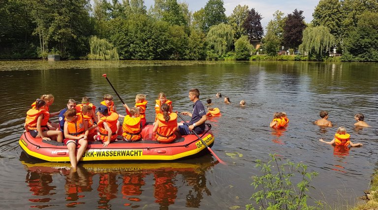 Zum Ferienauftakt „Schlauchboot ahoi!“ Zum Ferienauftakt „Schlauchboot ahoi!“