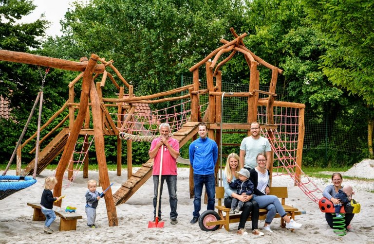 Ehenfelder Spielplatz erstrahlt in neuem Glanz Ehenfelder Spielplatz erstrahlt in neuem Glanz