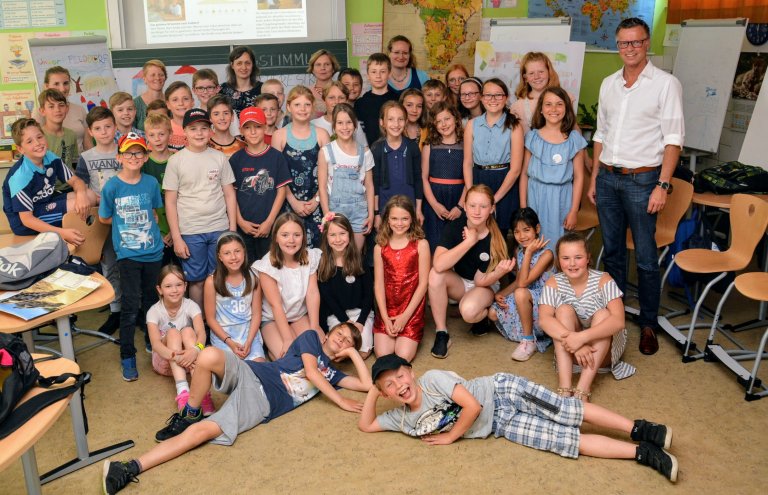 Plalnspiel „Heimat“, spielerisch Demokratie vermitteln, in der Hirschauer Schule Plalnspiel „Heimat“, spielerisch Demokratie vermitteln, in der Hirschauer Schule