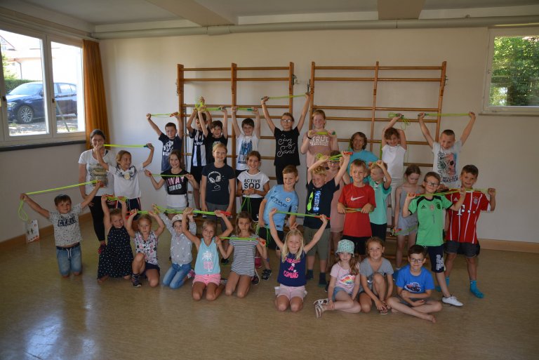 Seilspringprojekt der Deutschen Herzstiftung in der Ehenfelder Schule Seilspringprojekt der Deutschen Herzstiftung in der Ehenfelder Schule