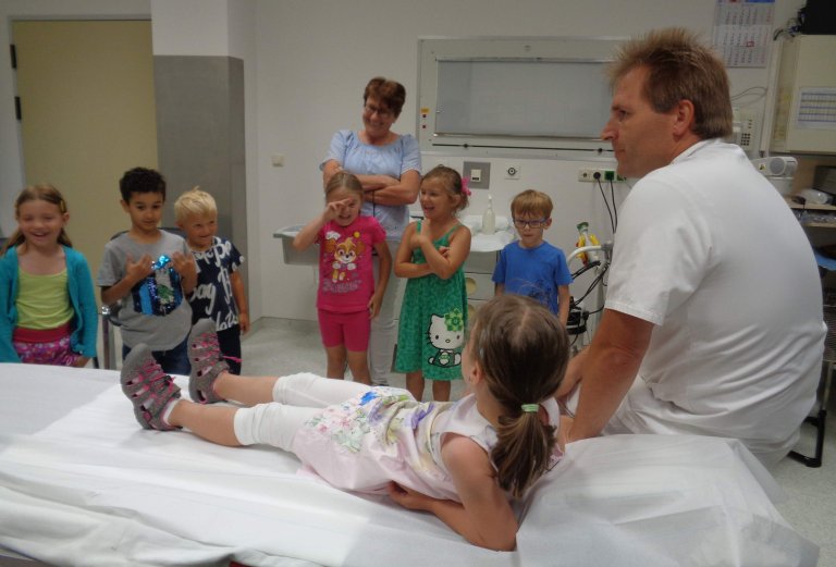 Den Kindern die Angst vor Sanitätern, Ärzten und Krankenhaus nehmen Den Kindern die Angst vor Sanitätern, Ärzten und Krankenhaus nehmen