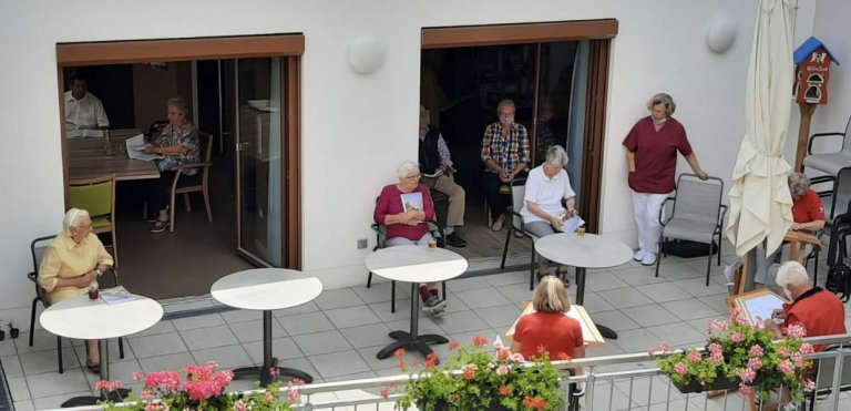 Erstmals wieder Musikunterhaltung für die Tagespflegegäste Erstmals wieder Musikunterhaltung für die Tagespflegegäste