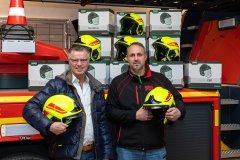 Neue Schutzhelme für Feuerwehrleute